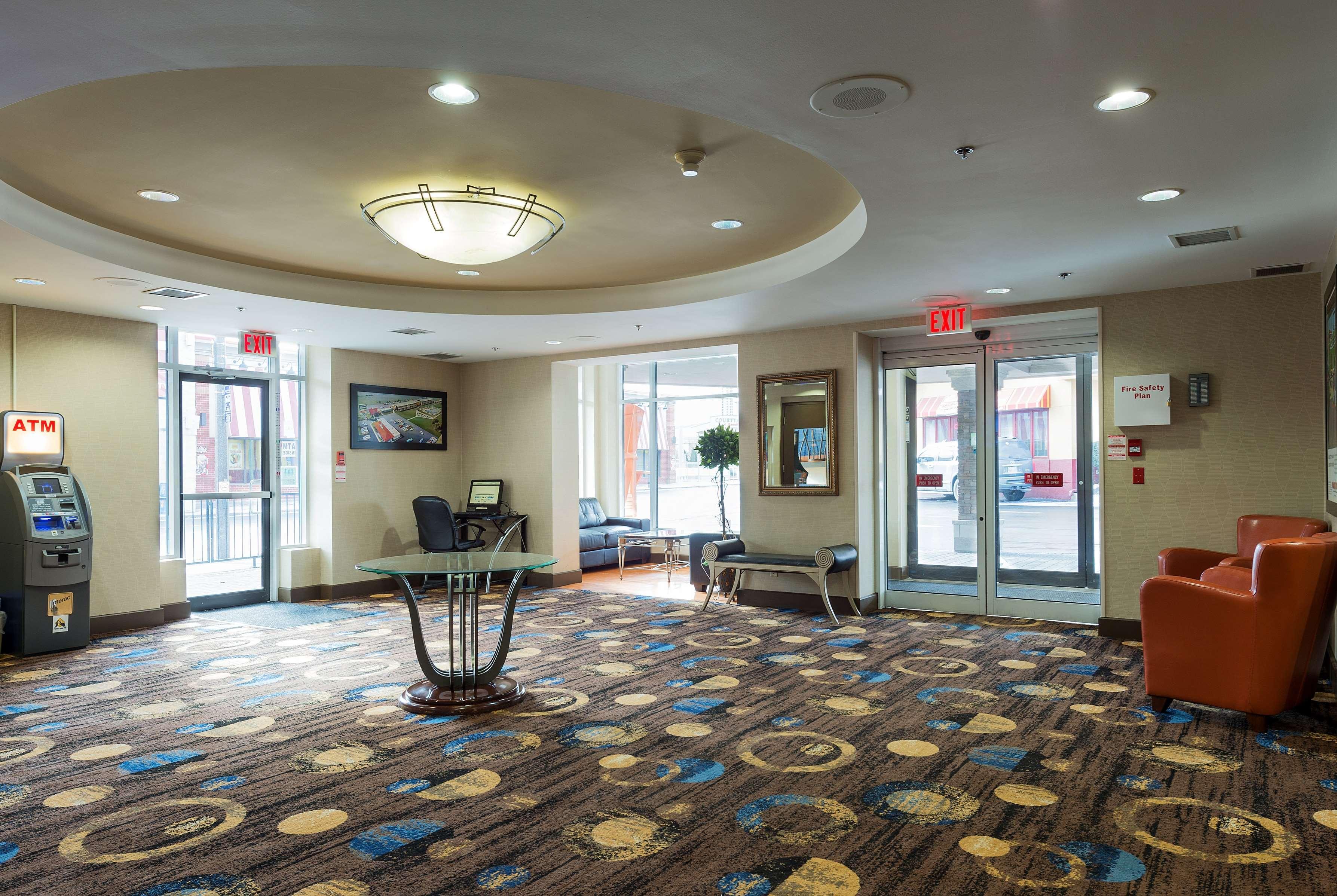 Howard Johnson Plaza By Wyndham By The Falls Niagara Bagian luar foto