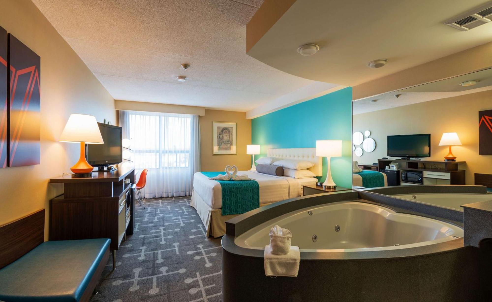 Howard Johnson Plaza By Wyndham By The Falls Niagara Bagian luar foto