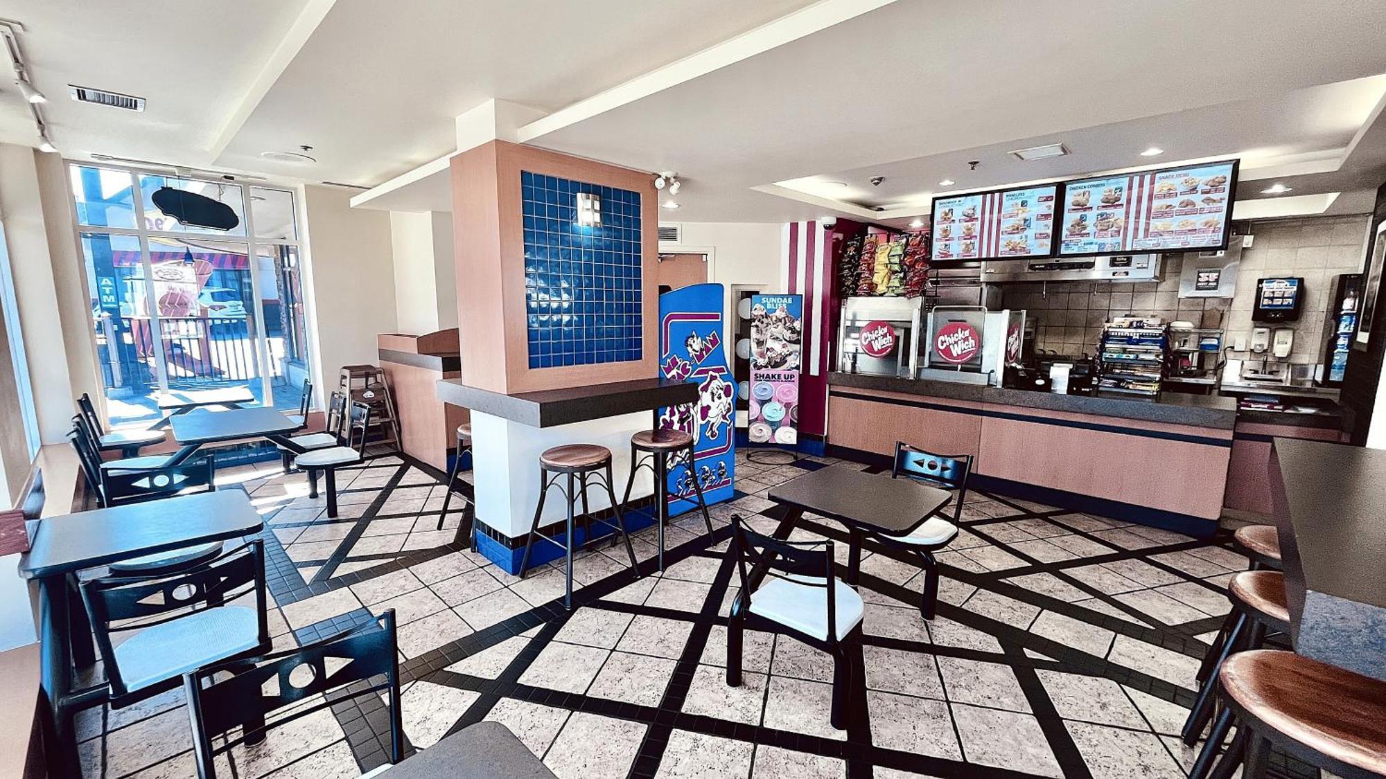 Howard Johnson Plaza By Wyndham By The Falls Niagara Bagian luar foto