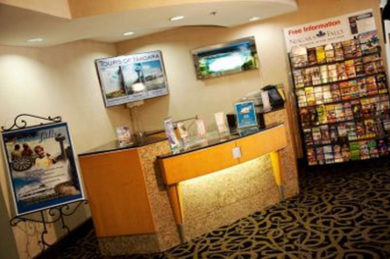 Howard Johnson Plaza By Wyndham By The Falls Niagara Bagian luar foto